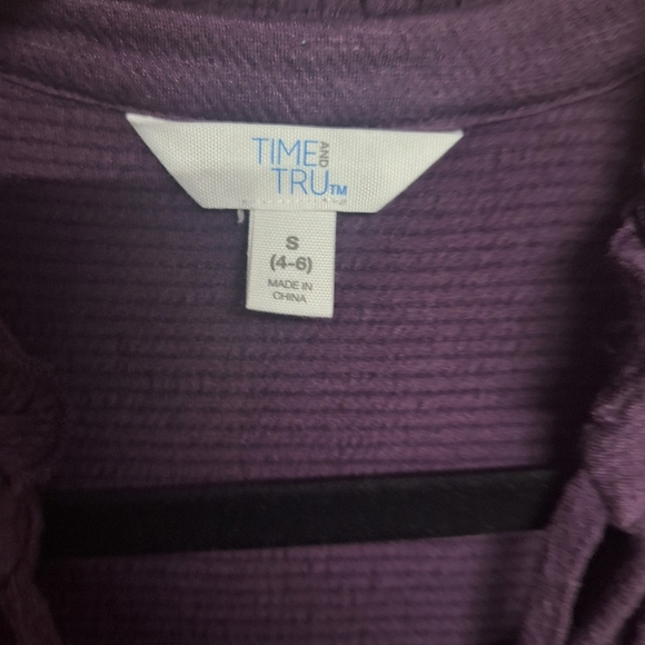 Time and Tru purple v-neck sleeveless top size small 4-6 - Picture 4 of 4